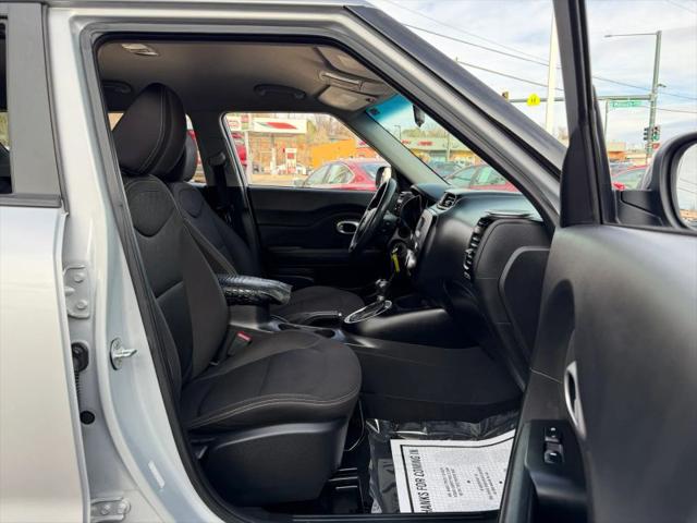 2016 Kia Soul Base