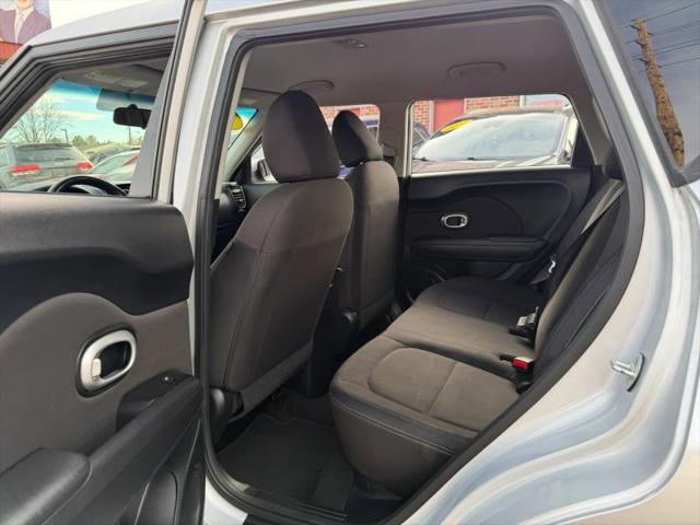 2016 Kia Soul Base