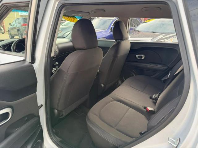 2016 Kia Soul Base
