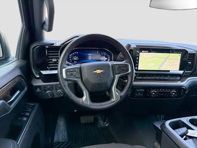 2025 Chevrolet Silverado 1500 4WD Crew Cab Short Bed LT with 2FL
