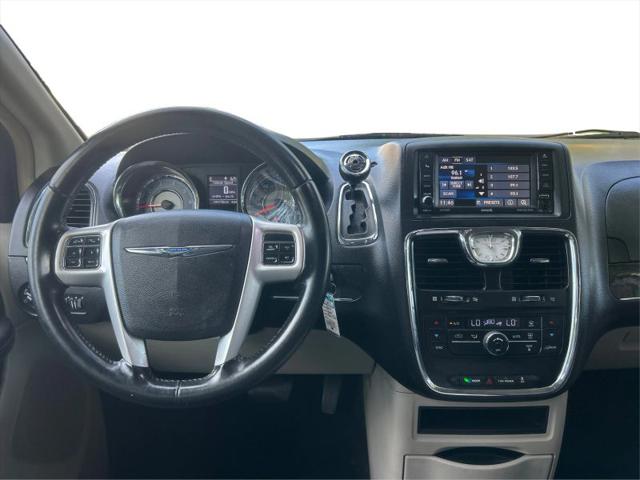 2015 Chrysler Town & Country Touring