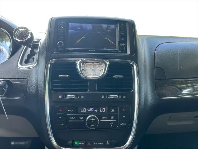 2015 Chrysler Town & Country Touring