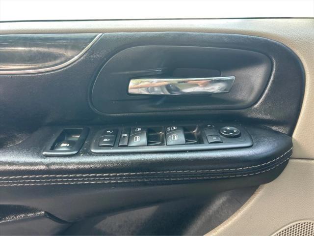 2015 Chrysler Town & Country Touring