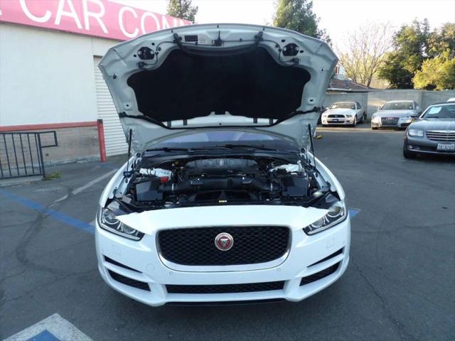 2017 Jaguar XE 35t Prestige