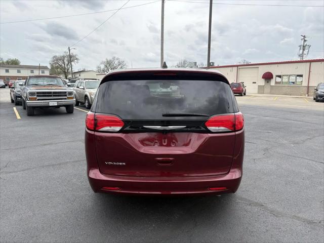 2023 Chrysler Voyager LX