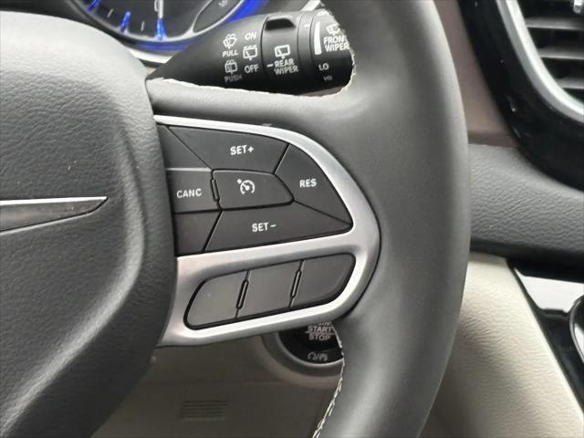 2023 Chrysler Voyager LX