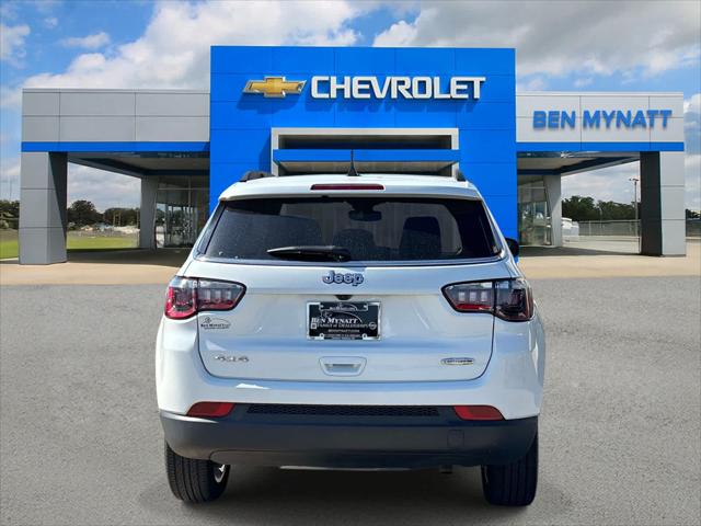 2022 Jeep Compass Latitude Lux 4x4