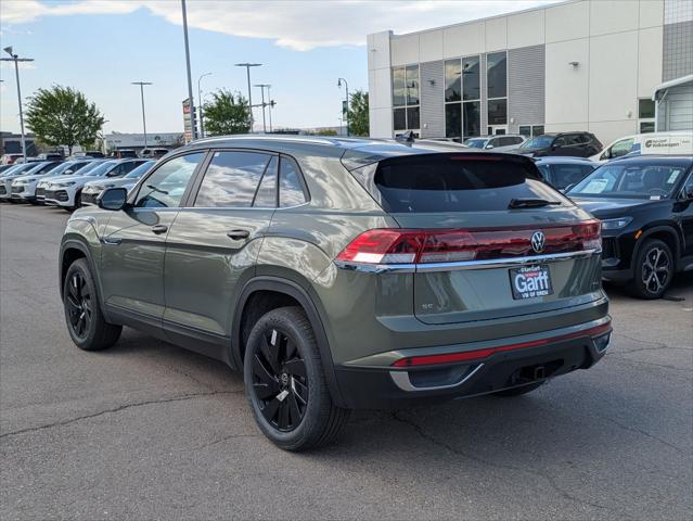 2026 Volkswagen Atlas Cross Sport SE with Technology