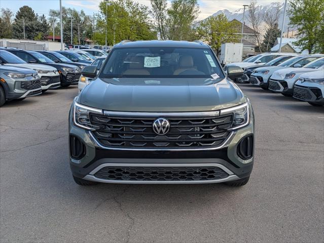 2026 Volkswagen Atlas Cross Sport SE with Technology