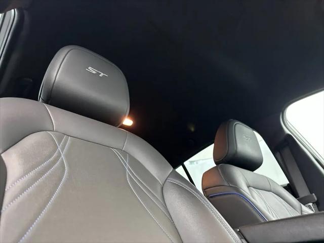 2025 Buick NV Sport Touring FWD