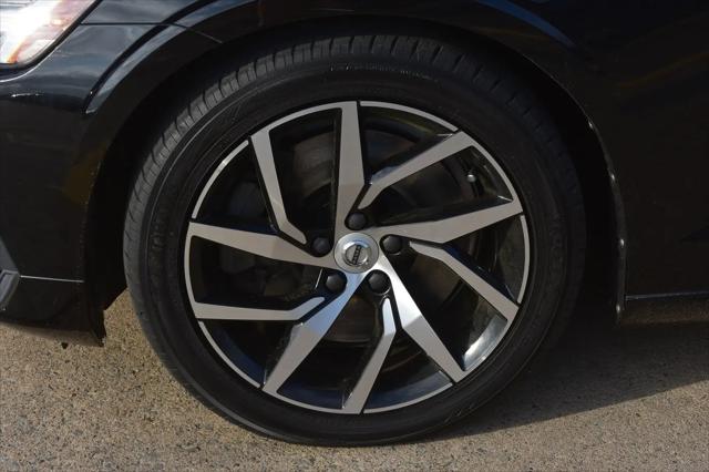2020 Volvo S60 T6 Momentum