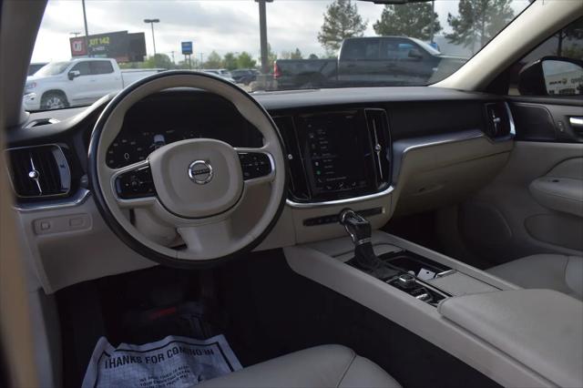 2020 Volvo S60 T6 Momentum