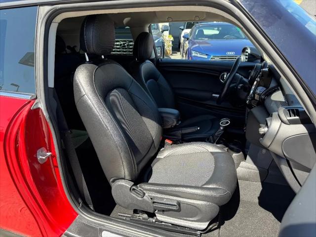 2017 MINI Hardtop Cooper