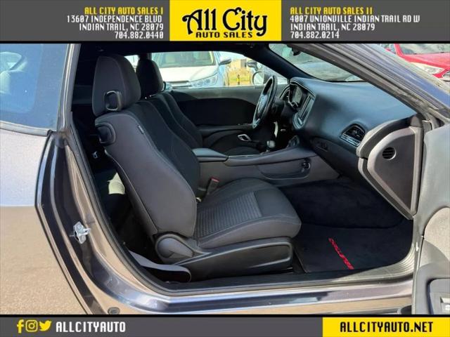 2016 Dodge Challenger SXT