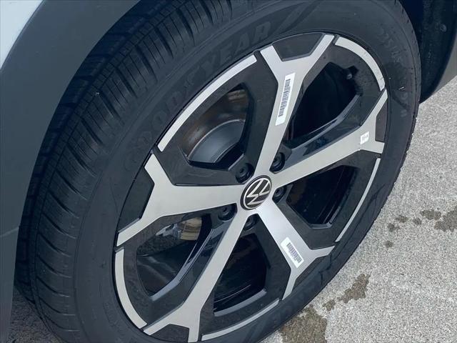2026 Volkswagen Taos SEL