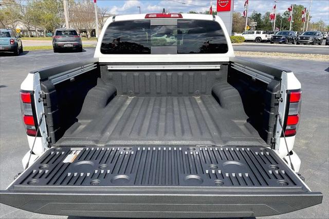 2025 Nissan Frontier Crew Cab SV 4x2