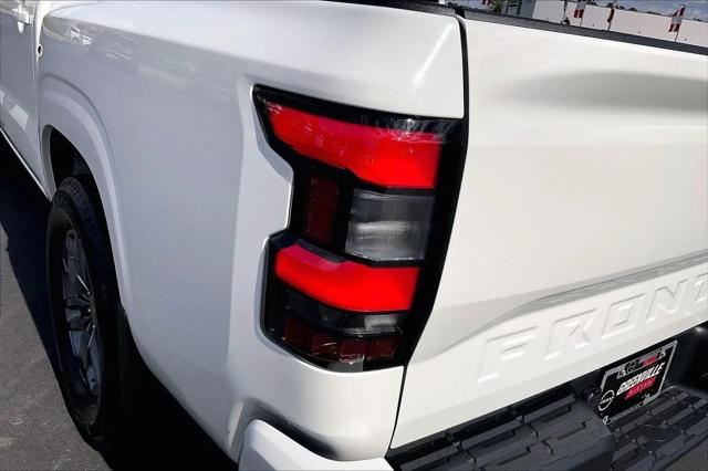 2025 Nissan Frontier Crew Cab SV 4x2