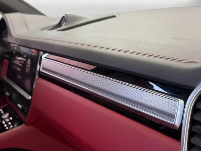 2022 Porsche Cayenne Platinum Edition