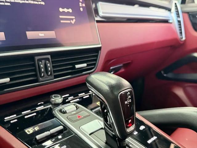 2022 Porsche Cayenne Platinum Edition