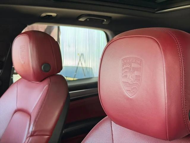 2022 Porsche Cayenne Platinum Edition