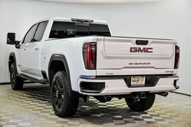 2024 GMC Sierra 2500HD 4WD Crew Cab Standard Bed AT4