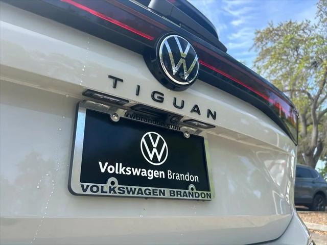 2026 Volkswagen Tiguan SE R-Line Black