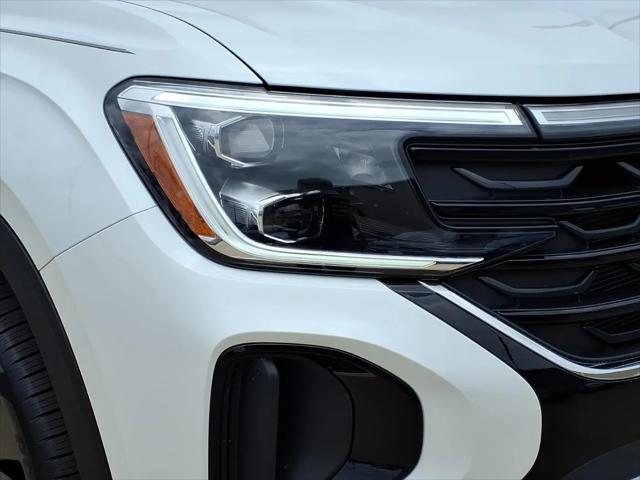 2026 Volkswagen Atlas Cross Sport SE with Technology
