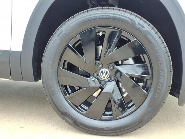 2026 Volkswagen Atlas Cross Sport SE with Technology