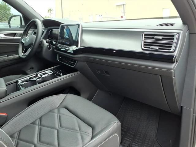 2026 Volkswagen Atlas Cross Sport SE with Technology