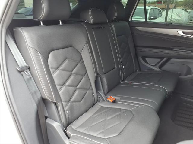 2026 Volkswagen Atlas Cross Sport SE with Technology