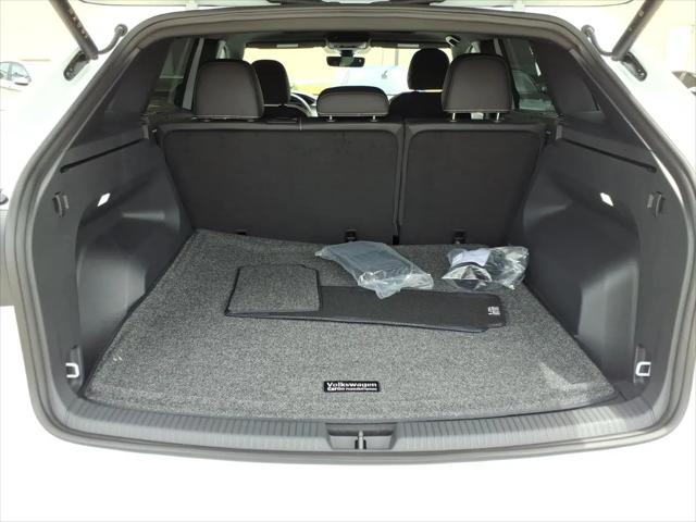 2026 Volkswagen Atlas Cross Sport SE with Technology