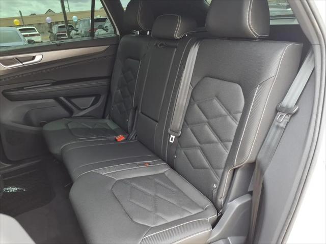 2026 Volkswagen Atlas Cross Sport SE with Technology