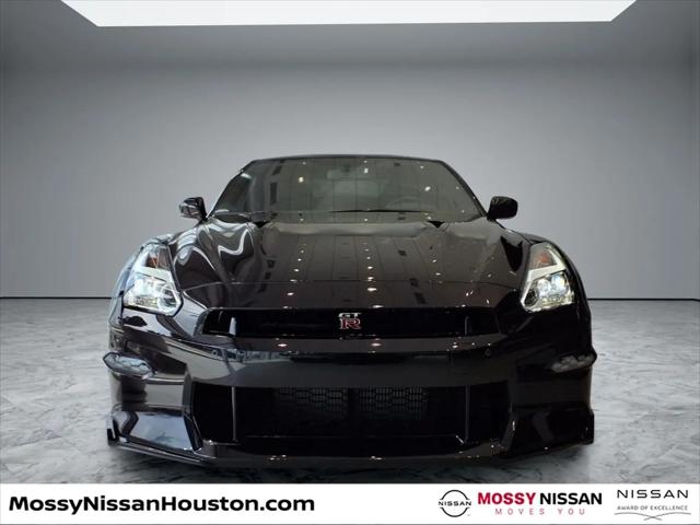 2024 Nissan GT-R T-spec Dual-clutch 6-Speed Transmission