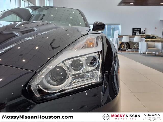 2024 Nissan GT-R T-spec Dual-clutch 6-Speed Transmission