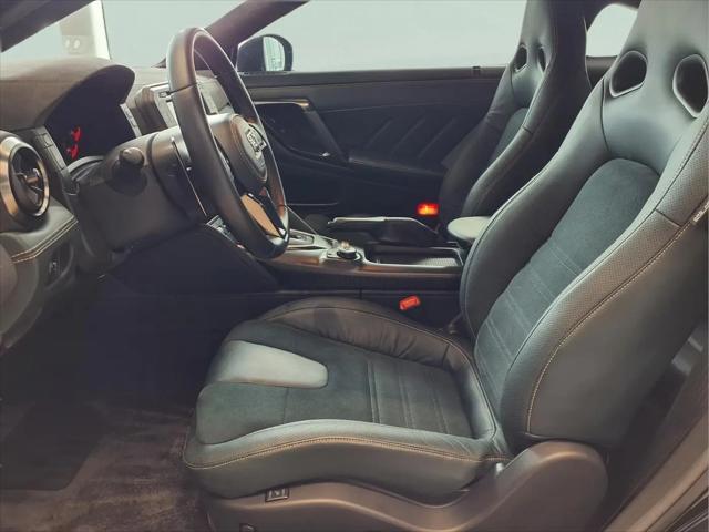 2024 Nissan GT-R T-spec Dual-clutch 6-Speed Transmission
