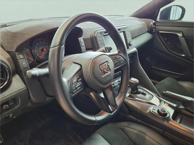 2024 Nissan GT-R T-spec Dual-clutch 6-Speed Transmission
