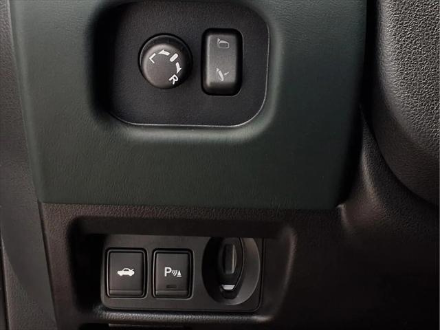 2024 Nissan GT-R T-spec Dual-clutch 6-Speed Transmission