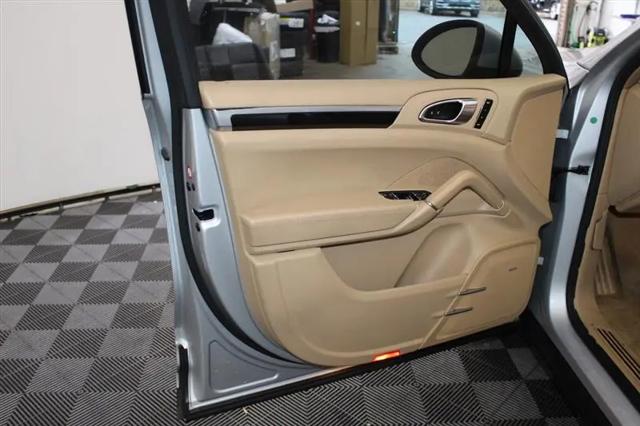 2012 Porsche Cayenne Cayenne