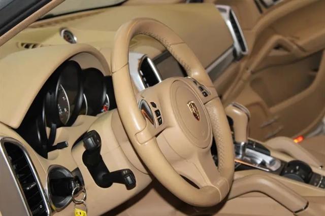 2012 Porsche Cayenne Cayenne