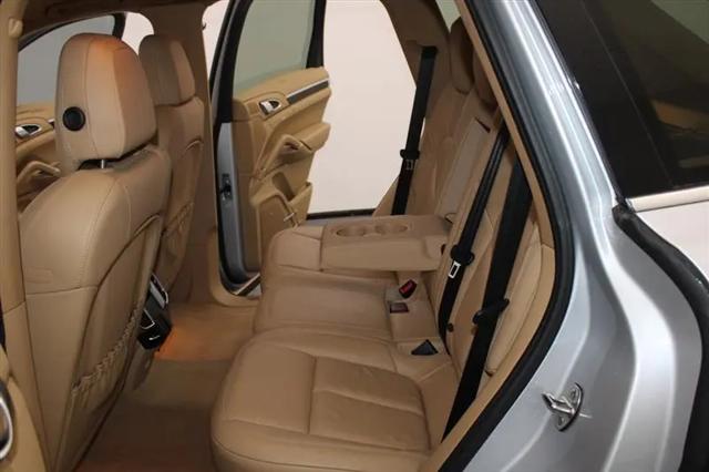 2012 Porsche Cayenne Cayenne