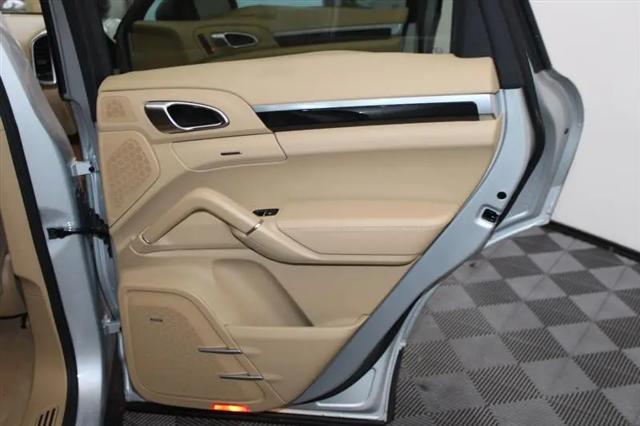 2012 Porsche Cayenne Cayenne