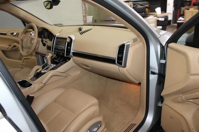 2012 Porsche Cayenne Cayenne