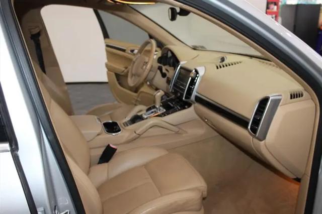 2012 Porsche Cayenne Cayenne