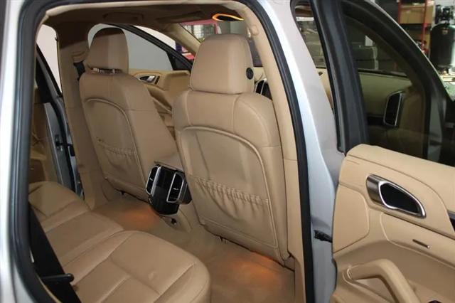 2012 Porsche Cayenne Cayenne
