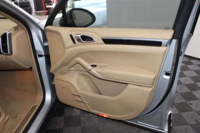 2012 Porsche Cayenne Cayenne