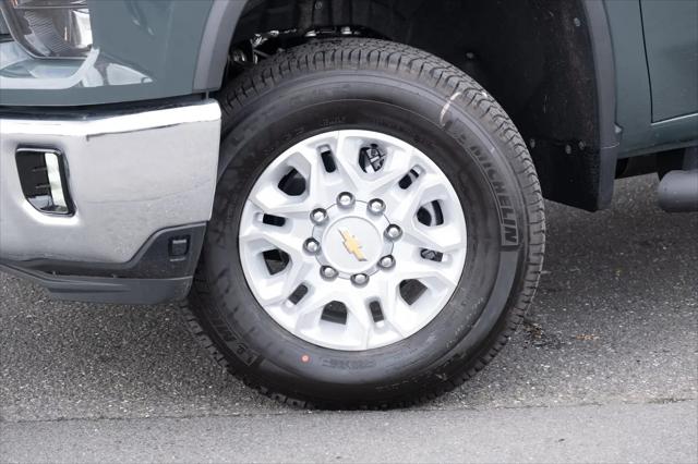 2026 Chevrolet Silverado 3500HD Crew Cab, Long Bed, LT Dual Rear Wheel, RWD