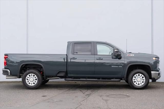 2026 Chevrolet Silverado 3500HD Crew Cab, Long Bed, LT Dual Rear Wheel, RWD
