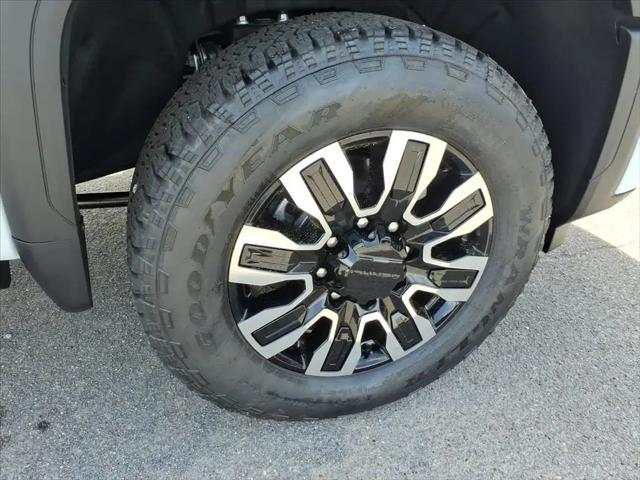2026 GMC Sierra 2500HD Crew Cab, Standard Bed, Denali Ultimate, 4WD