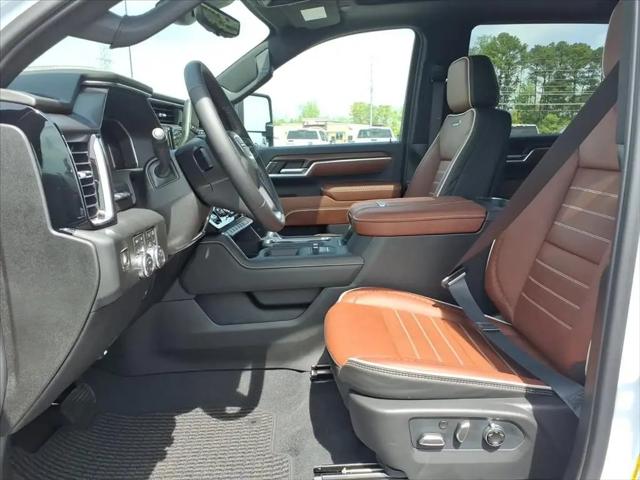2026 GMC Sierra 2500HD Crew Cab, Standard Bed, Denali Ultimate, 4WD