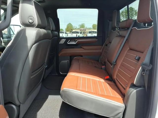 2026 GMC Sierra 2500HD Crew Cab, Standard Bed, Denali Ultimate, 4WD